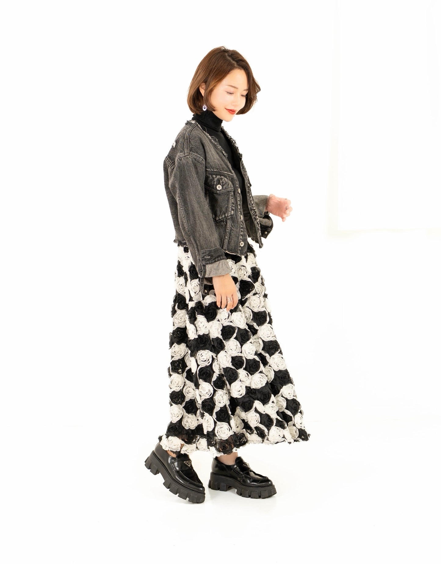 MONOTONE ROSE SKIRT
