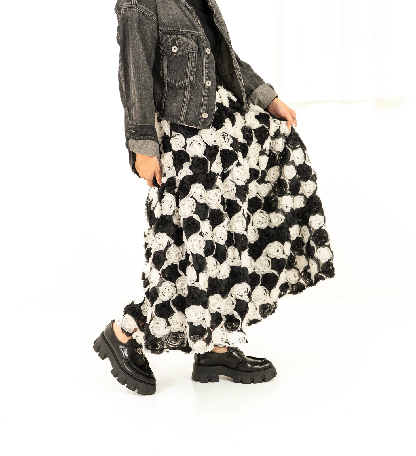 MONOTONE ROSE SKIRT