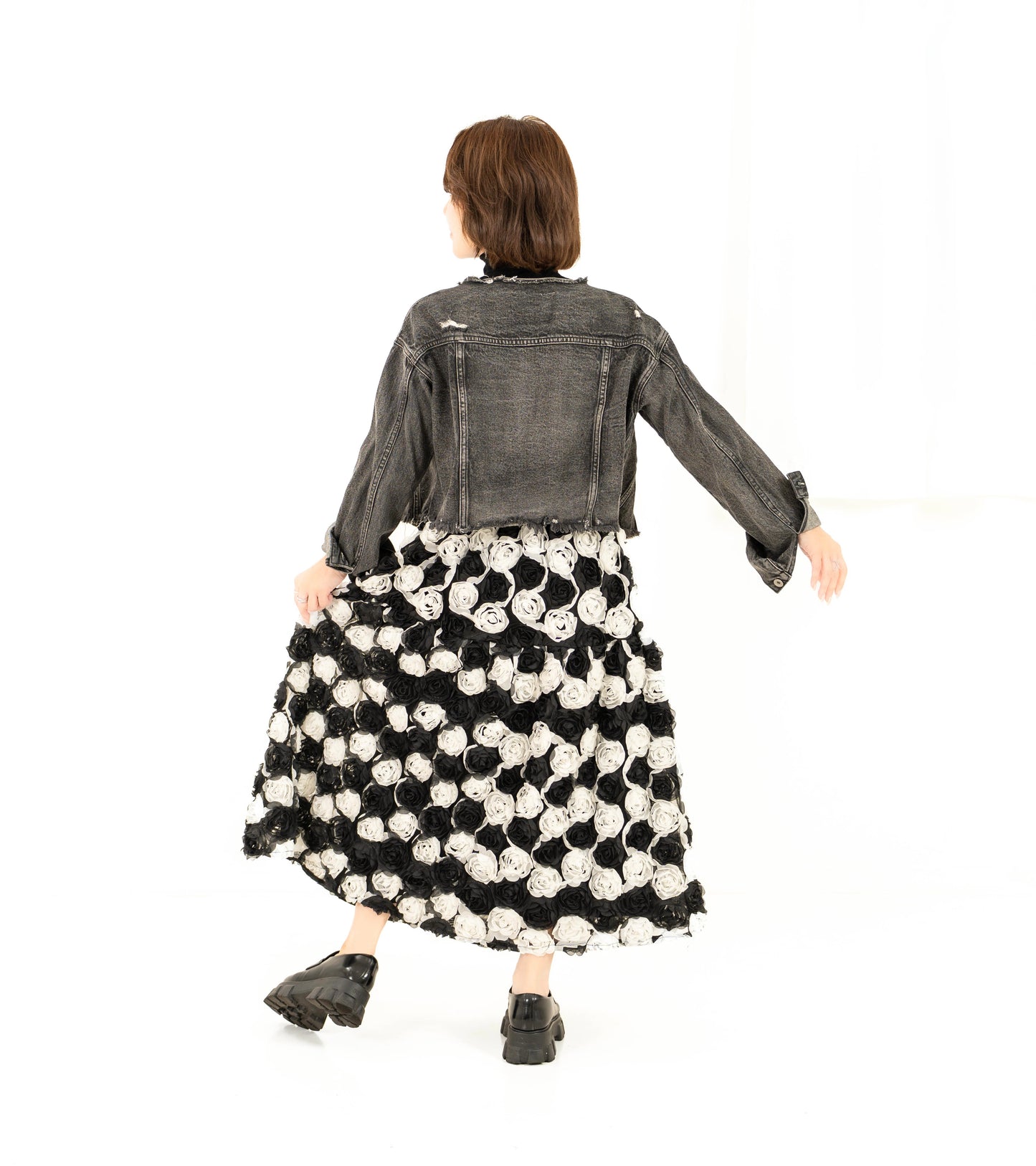 MONOTONE ROSE SKIRT