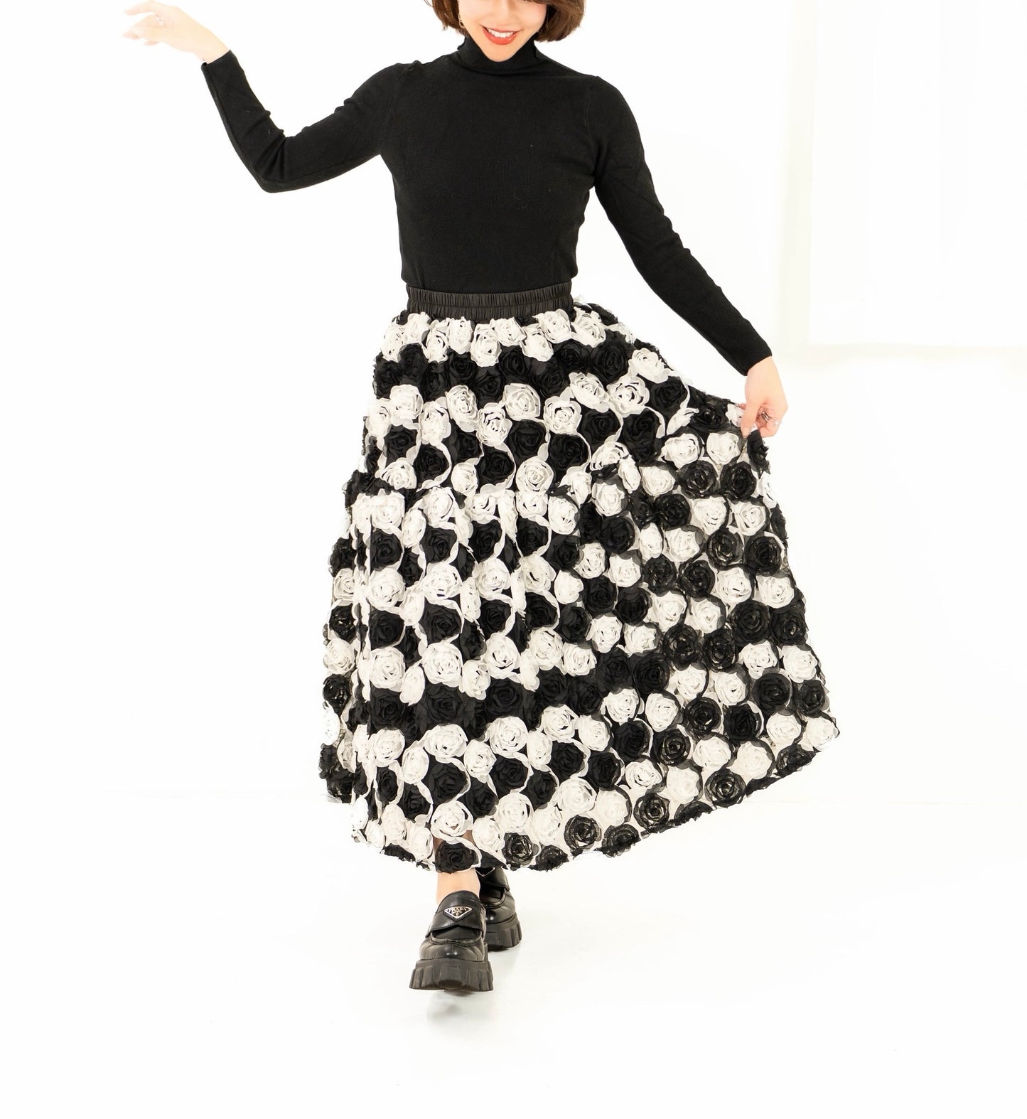MONOTONE ROSE SKIRT