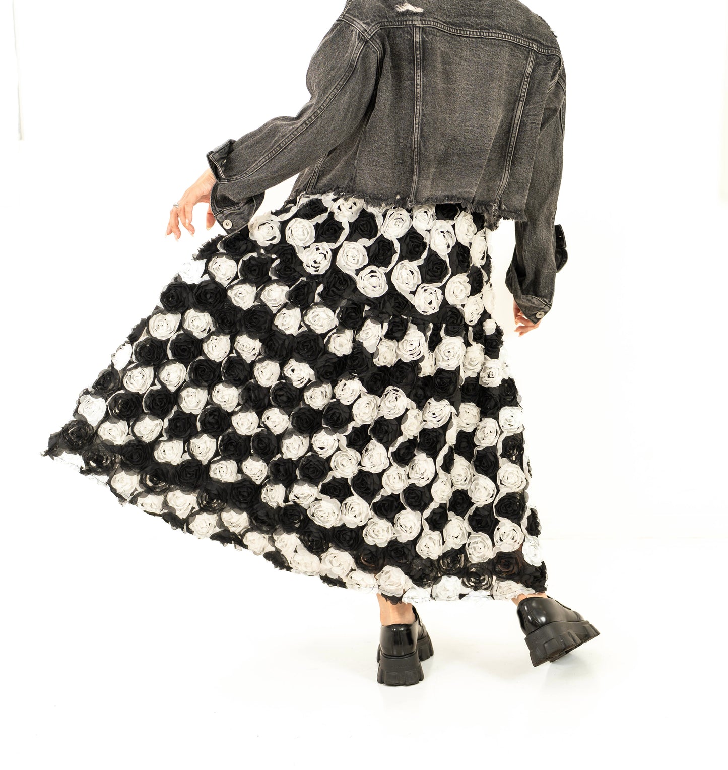 MONOTONE ROSE SKIRT